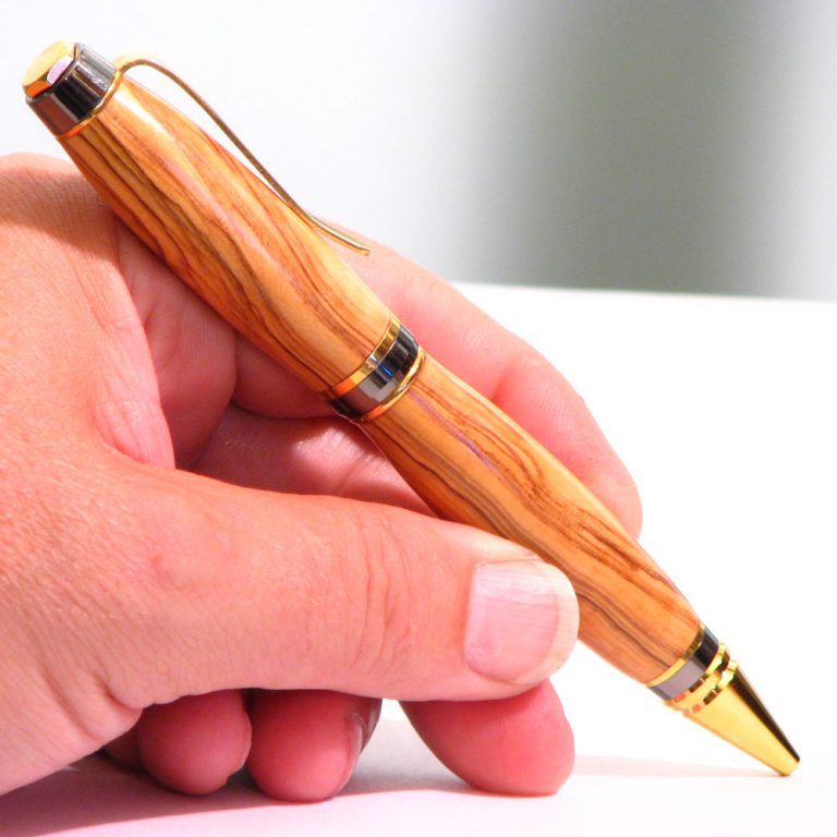 MADE IN MASSACHUSETTS Spotlighting Hundreds of Massachusetts Made Gift